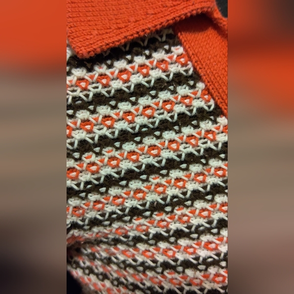 Bnwot (M) Izod like warmer weather textured sweater w/vibrant colors & buttons - Picture 2 of 8